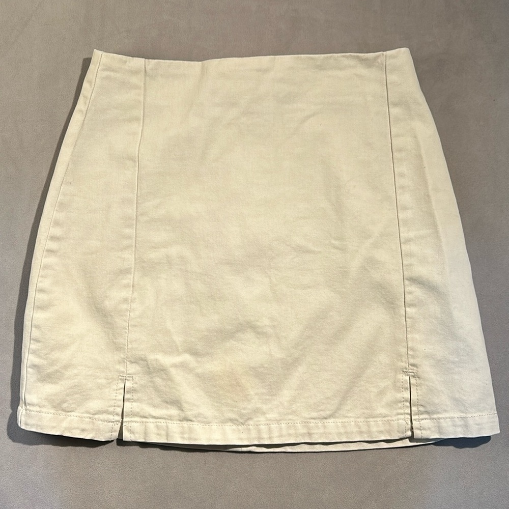 Brandy Melville J Galt Cream Canvas Miniskirt Zip Back Front Slits EUC Small